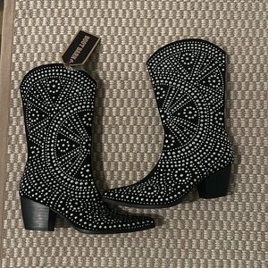 New with Tags- Matisse Women’s Twain Studded Western Boots- Pointed Toe